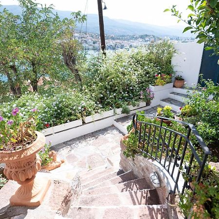 Traditional House Under The Clock Tower With Sweet View Poros Town Eksteriør bilde