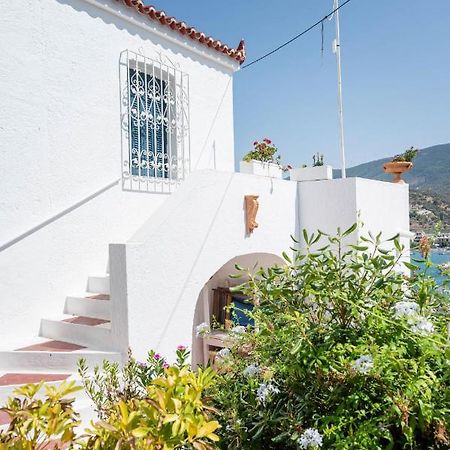 Traditional House Under The Clock Tower With Sweet View Poros Town Eksteriør bilde