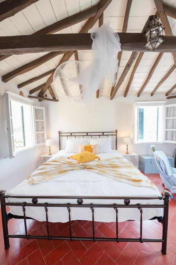 Traditional House Under The Clock Tower With Sweet View Poros Town Eksteriør bilde