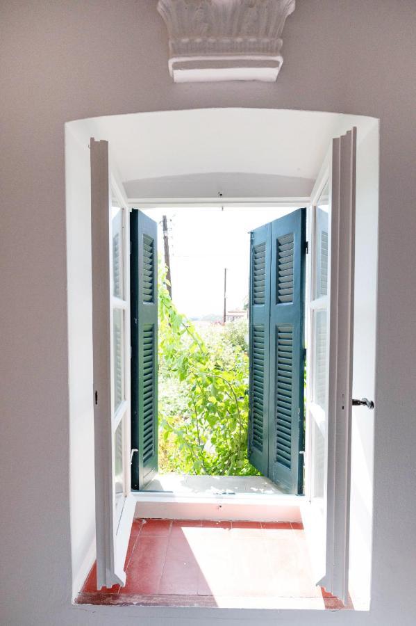 Traditional House Under The Clock Tower With Sweet View Poros Town Eksteriør bilde