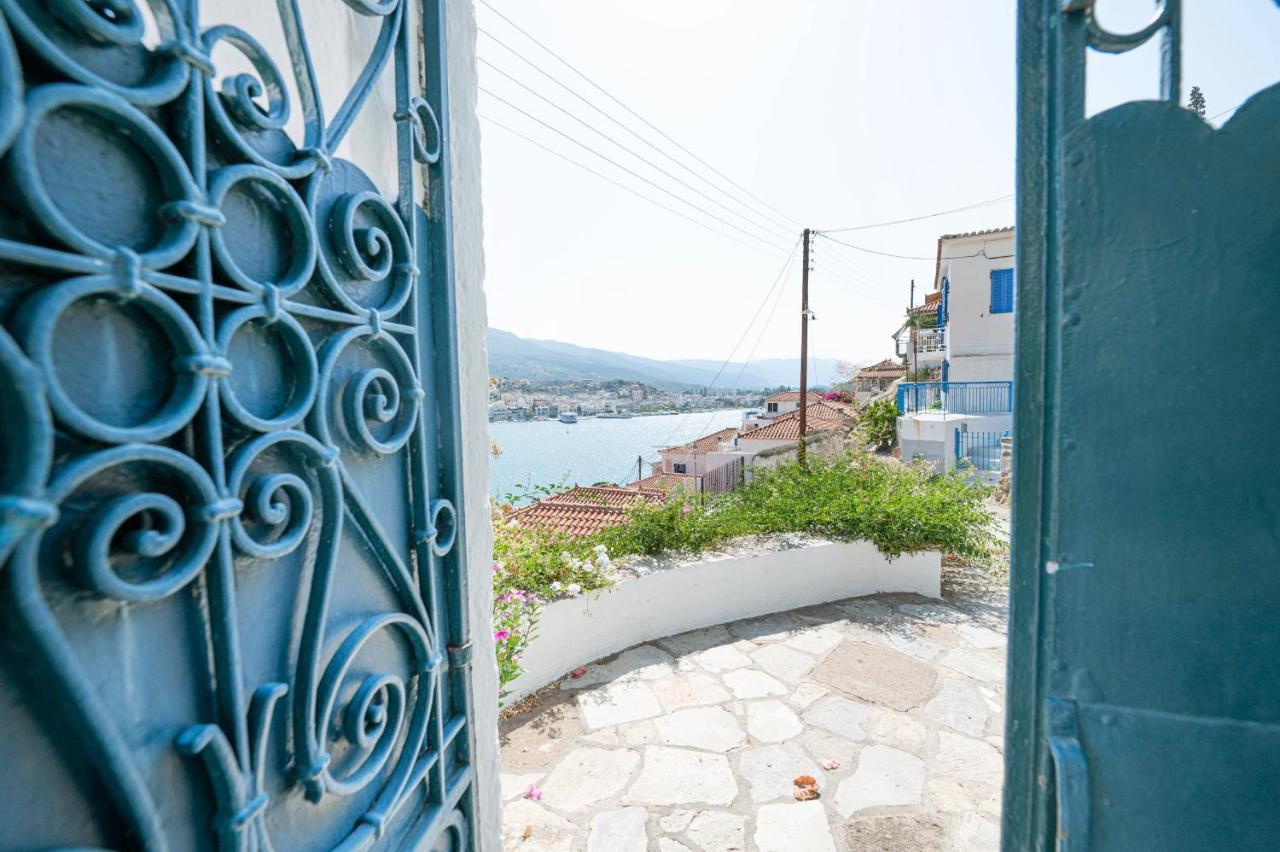 Traditional House Under The Clock Tower With Sweet View Poros Town Eksteriør bilde