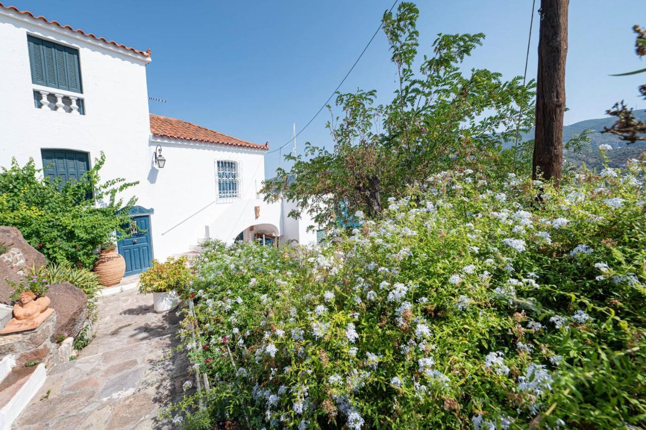 Traditional House Under The Clock Tower With Sweet View Poros Town Eksteriør bilde