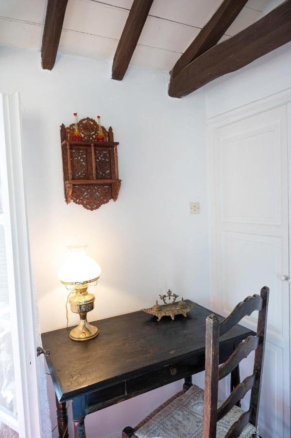 Traditional House Under The Clock Tower With Sweet View Poros Town Eksteriør bilde