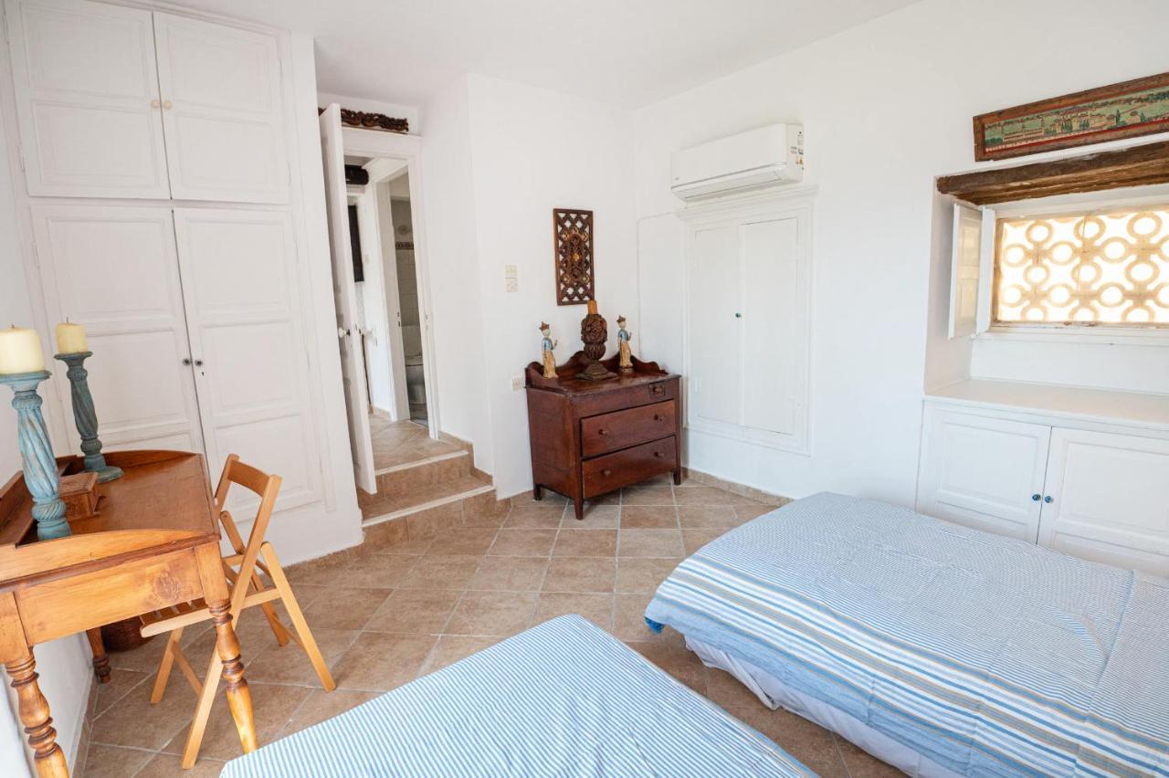 Traditional House Under The Clock Tower With Sweet View Poros Town Eksteriør bilde
