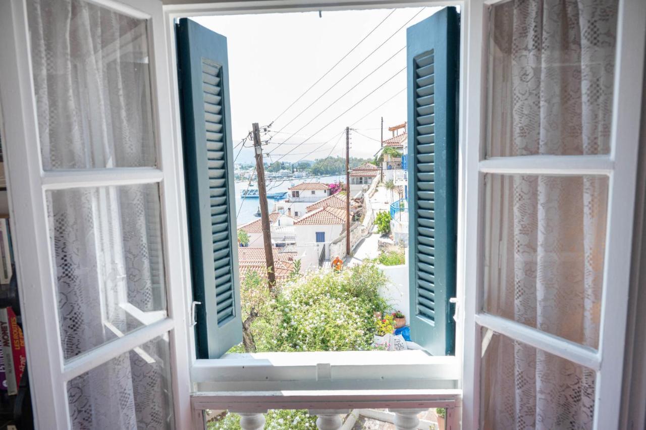 Traditional House Under The Clock Tower With Sweet View Poros Town Eksteriør bilde