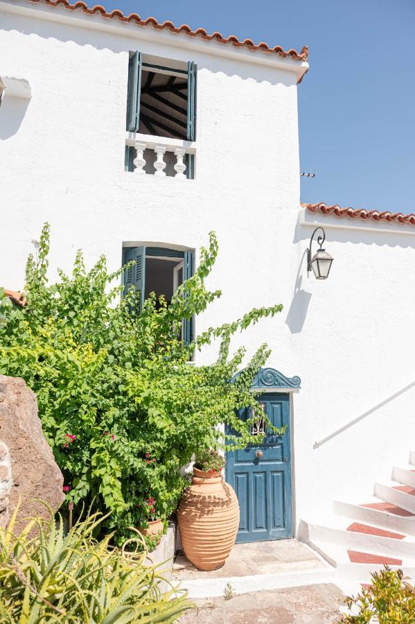 Traditional House Under The Clock Tower With Sweet View Poros Town Eksteriør bilde