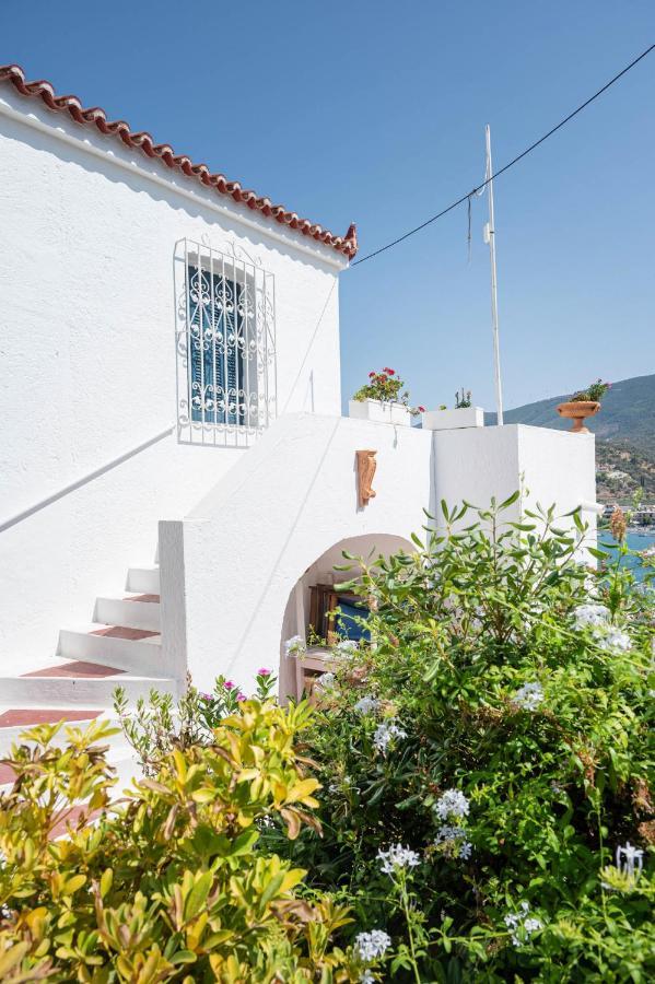 Traditional House Under The Clock Tower With Sweet View Poros Town Eksteriør bilde